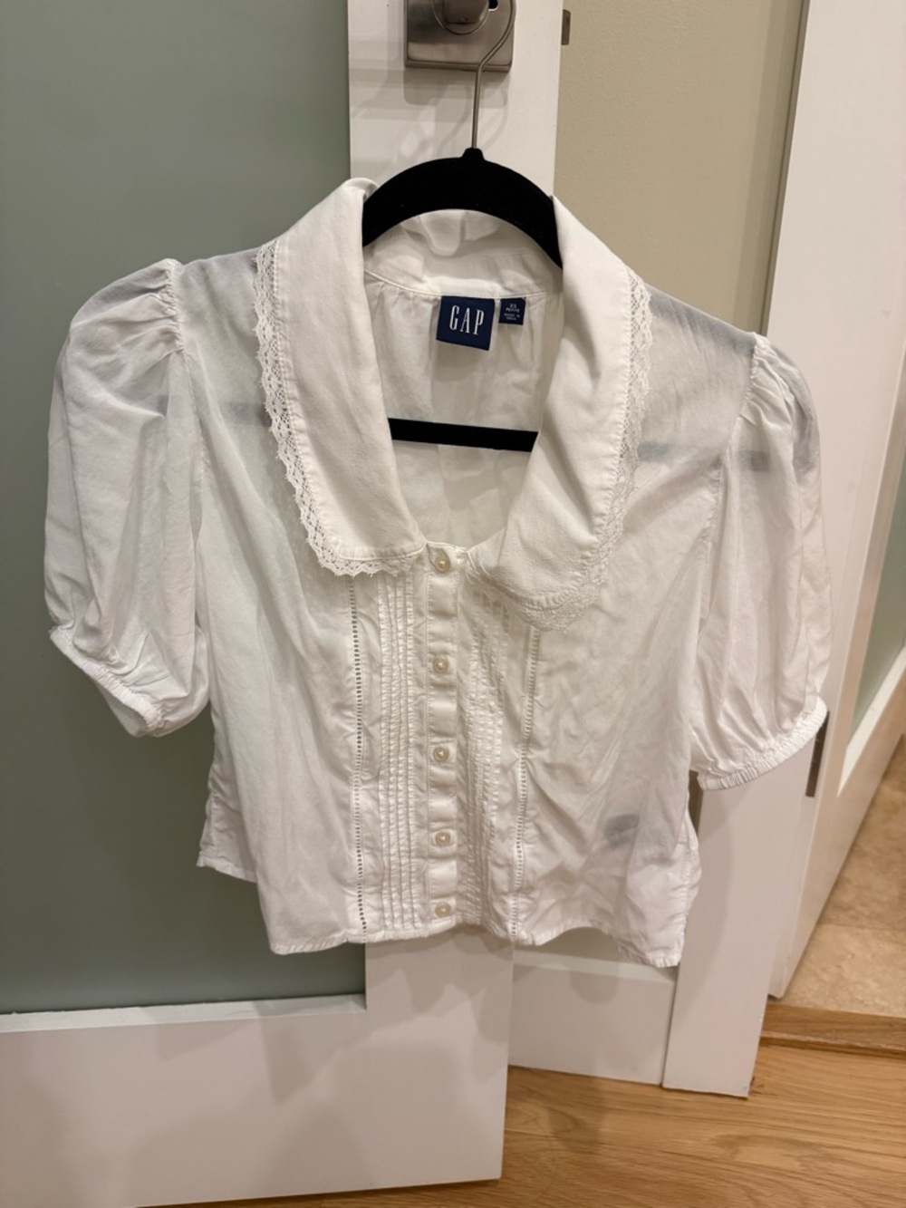 GAP Puff Sleeve Blouse